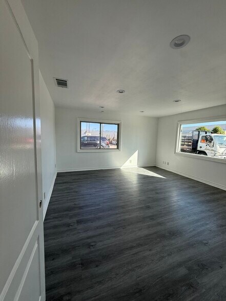 1304 Santa Anita Ave, South El Monte, CA à louer - Photo du bâtiment - Image 2 de 10