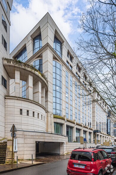 3-5 Avenue De La Cristallerie, Sèvres à louer - Photo du bâtiment - Image 3 de 3