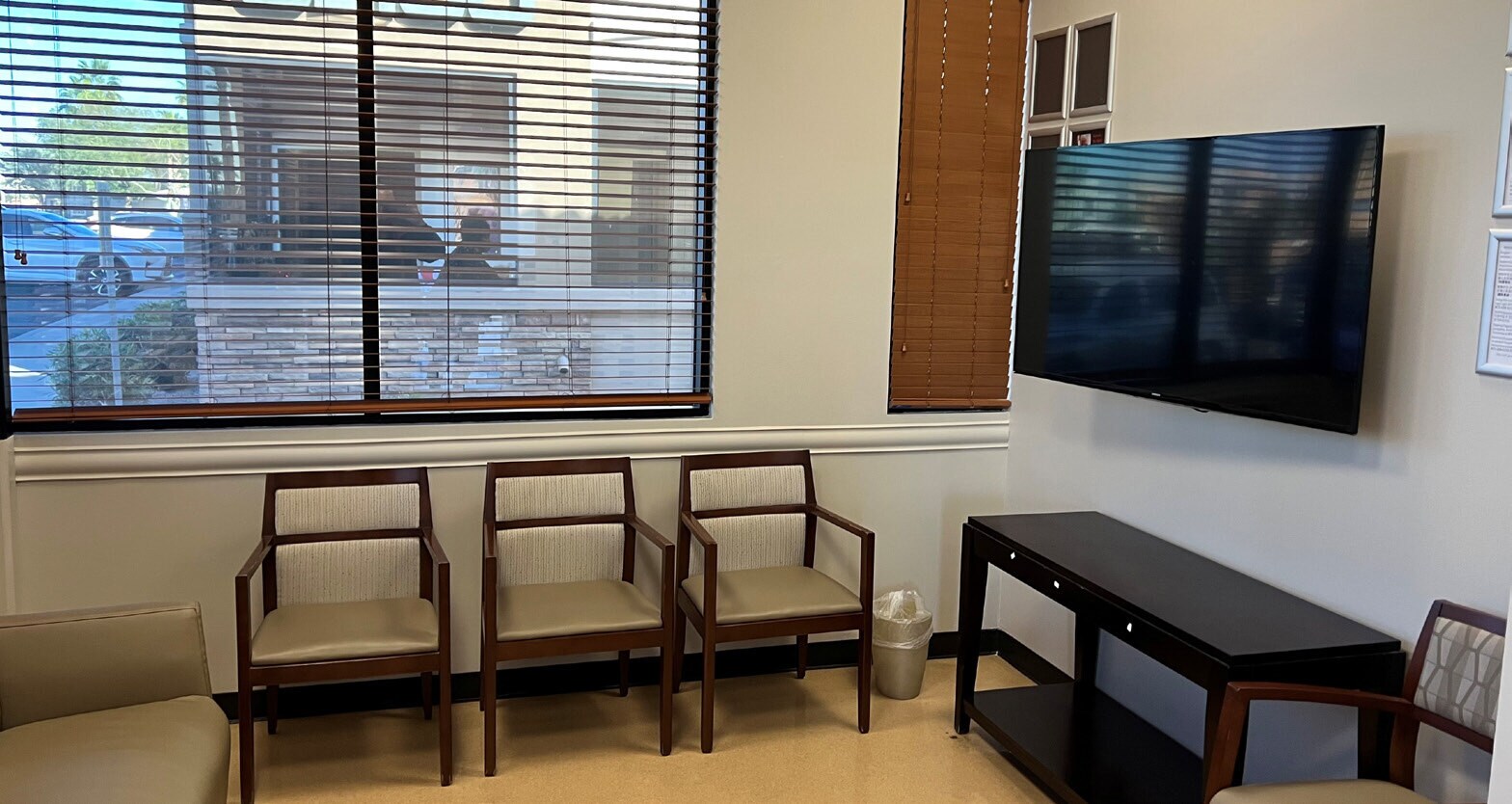 9515 W Camelback Rd, Phoenix, AZ 85037 - Unité 118-119 - - Photo intérieure - Image 2 of 4