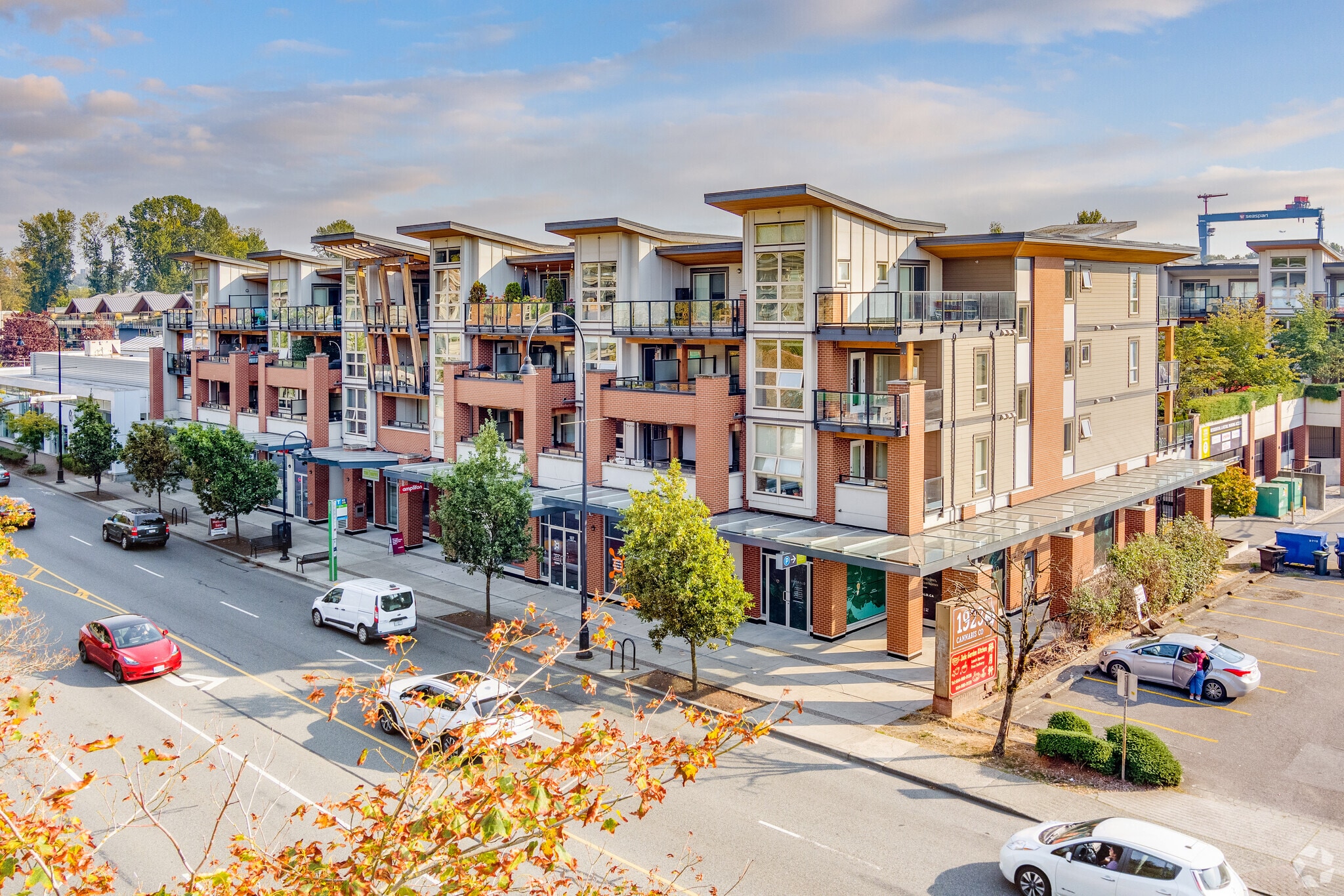 1177 Marine Dr, North Vancouver District, BC for lease Primary Photo- Image 1 of 5
