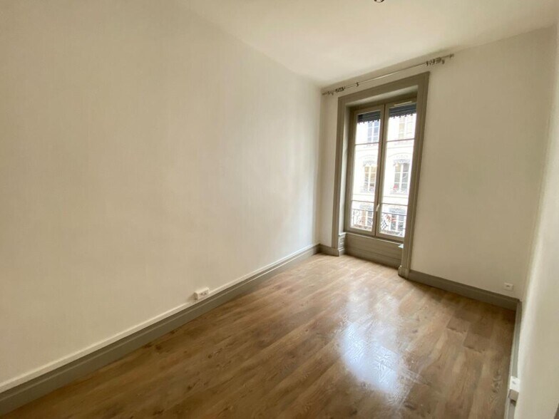 55 Rue Président Edouard Herriot, Lyon for lease - Interior Photo - Image 3 of 12