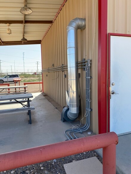 9 Farm to Market 652, Orla, TX for lease - Building Photo - Image 2 of 10