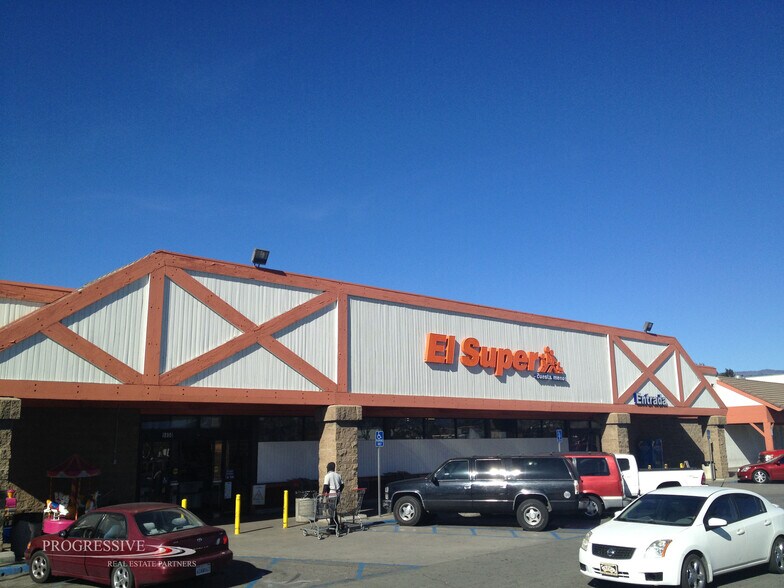 9800-9880 Sierra Ave, Fontana, CA à louer - Photo du bâtiment - Image 2 de 4