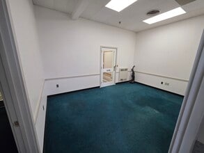 127-137 Main St, Nashua, NH à louer Photo intérieure- Image 2 de 12