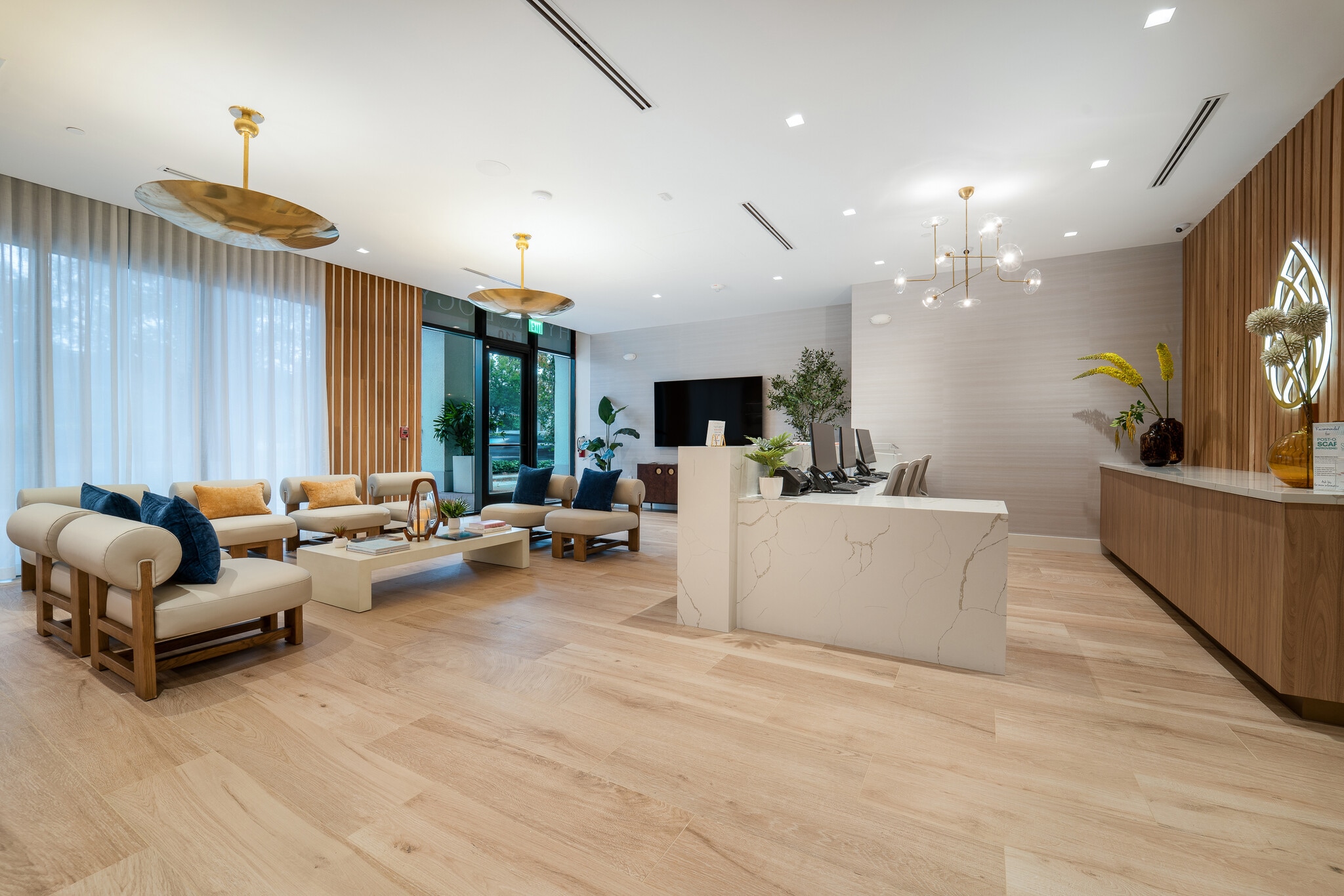 1350 S Dixie Hwy, Coral Gables, FL for lease Interior Photo- Image 1 of 1