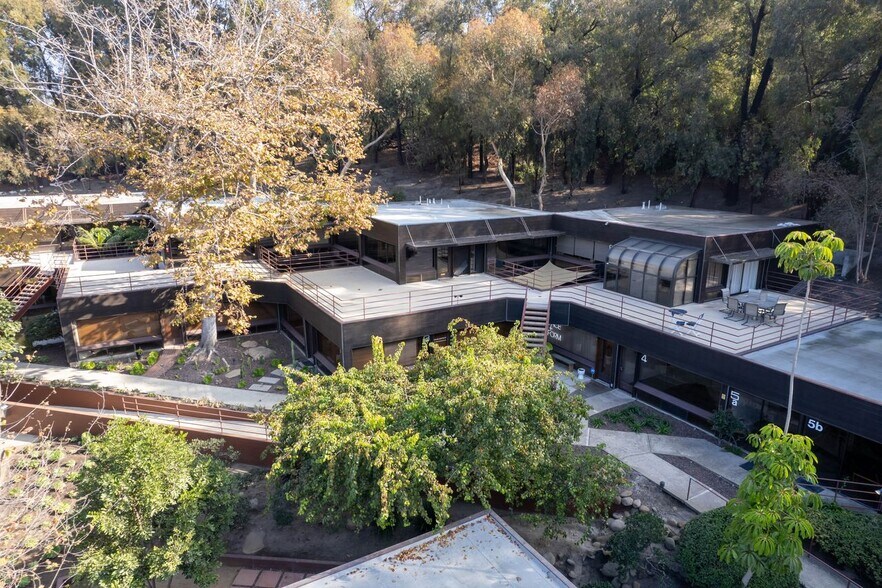 29350 Pacific Coast Hwy, Malibu, CA à vendre - Photo du bâtiment - Image 2 de 22