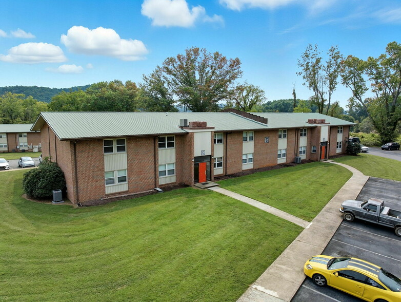 197 Units - Kingsport & Bristol portfolio of 2 properties for sale on LoopNet.ca - Building Photo - Image 3 of 22