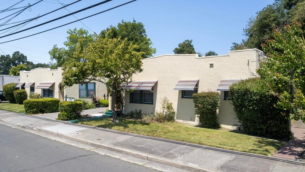 823-825 Wheeler St, Santa Rosa, CA à vendre - Photo du bâtiment - Image 3 de 26