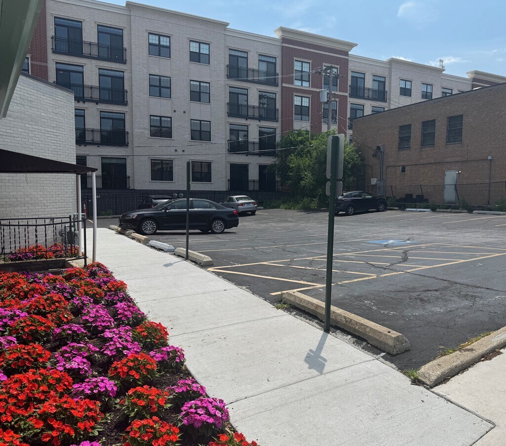 479 Pennsylvania Ave, Glen Ellyn, IL à vendre Photo du bâtiment- Image 1 de 1