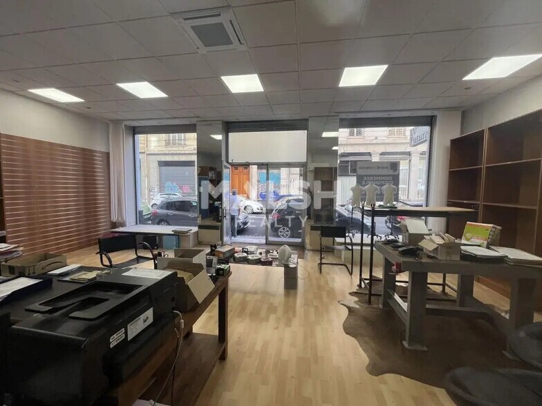 Retail in Lyon for lease - Interior Photo - Image 2 of 4