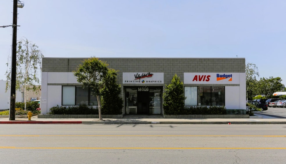 14806-14812 Oxnard St, Van Nuys, CA à louer - Photo du bâtiment - Image 1 de 4