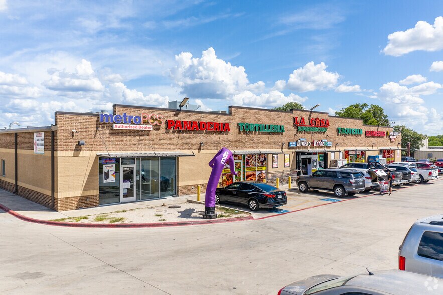 13015 Dessau Rd, Austin, TX à vendre - Photo du bâtiment - Image 3 de 5