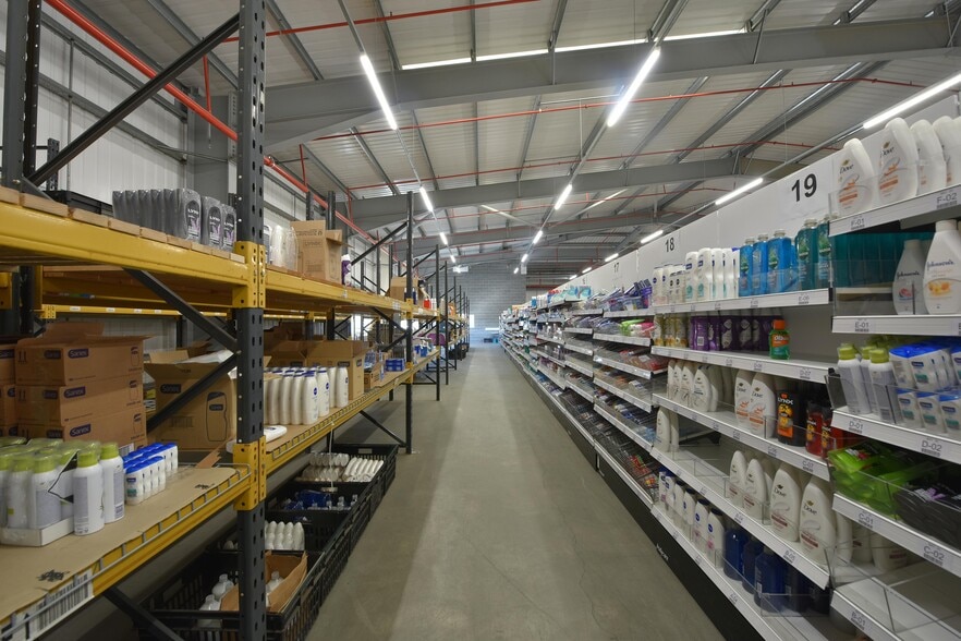 9 Western Ave, Chorley for lease - Building Photo - Image 3 of 16
