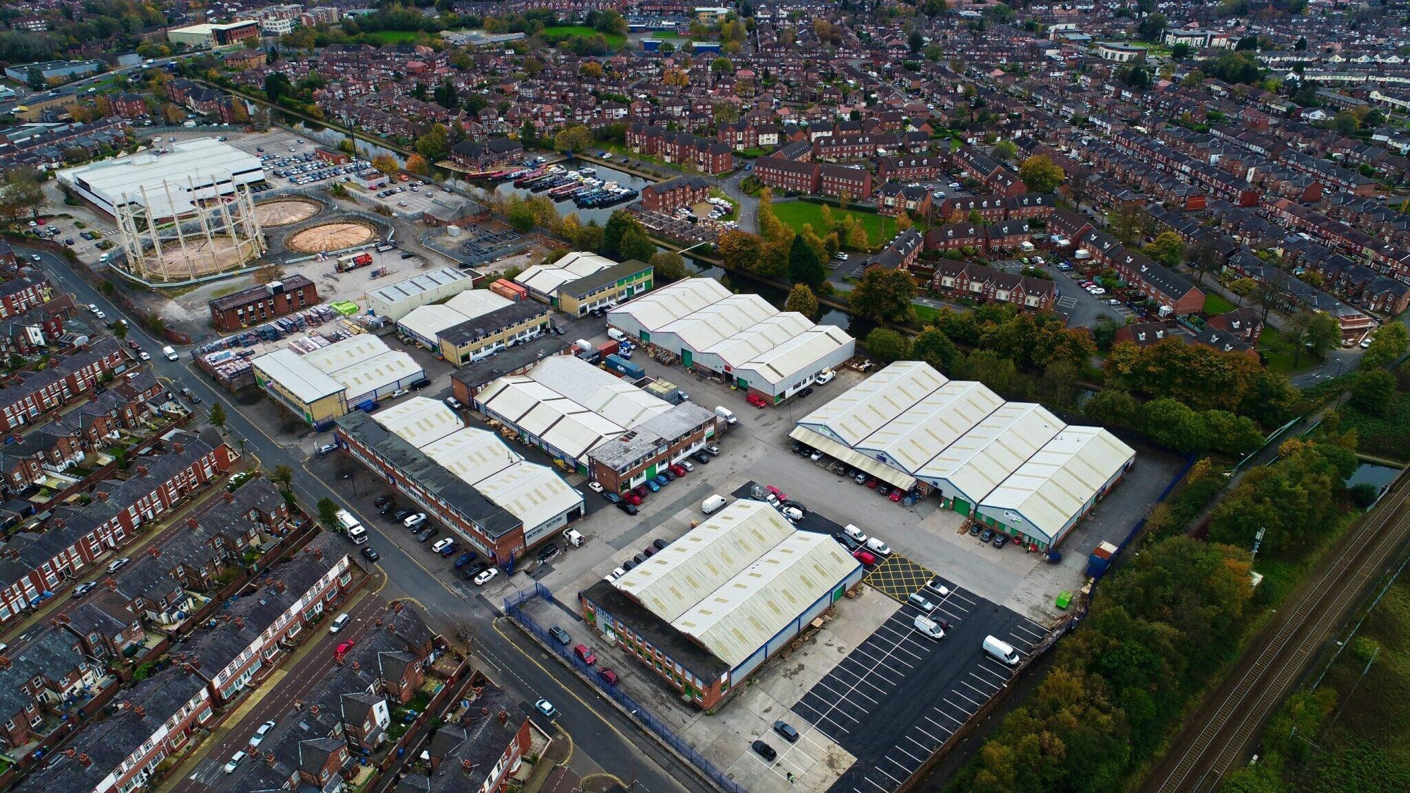 Longford Trading Estate, Manchester à louer Photo du bâtiment- Image 1 de 10