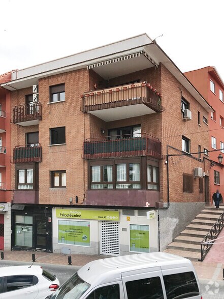 Commerce de détail dans Colmenar Viejo, Madrid à louer - Photo principale - Image 1 de 2