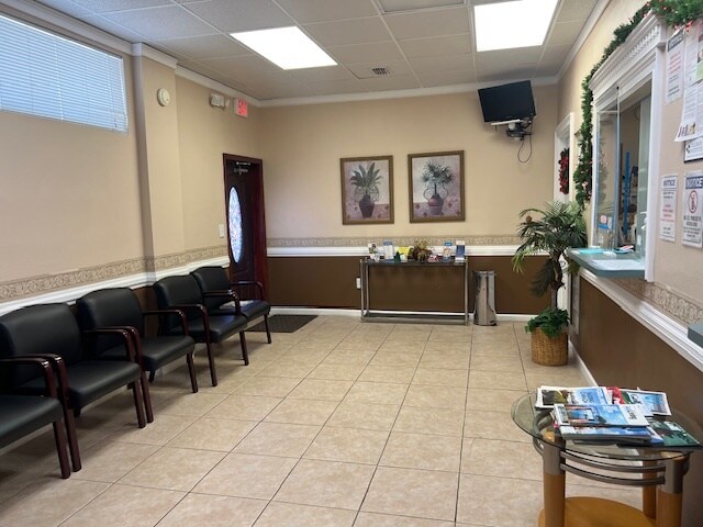 101 Clearwater Largo Rd N, Largo, FL for lease - Interior Photo - Image 3 of 14