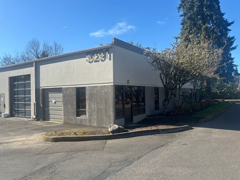 5291 NE Elam Young Pky, Hillsboro, OR à vendre - Photo du bâtiment - Image 2 de 29