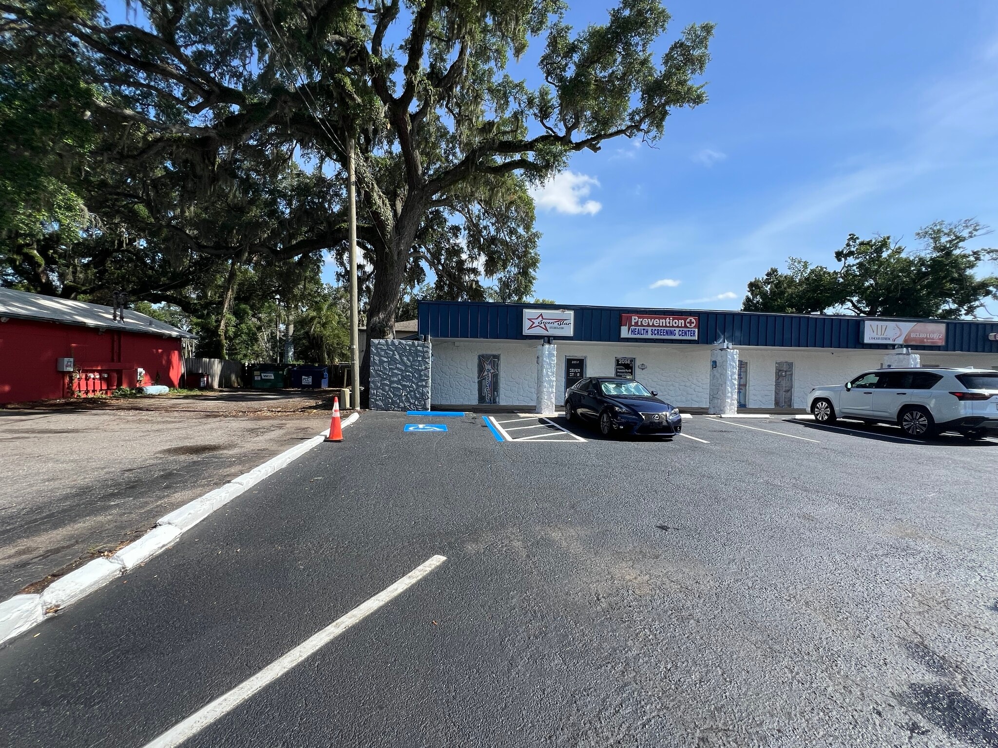 205 E Brandon Blvd, Brandon, FL for lease Building Photo- Image 1 of 13