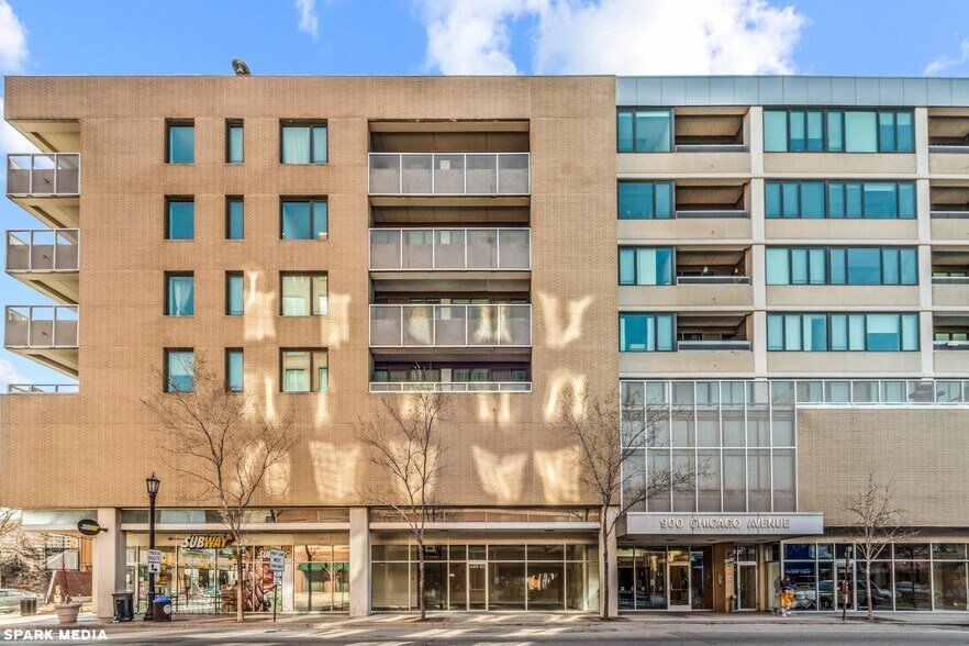 900-910 Chicago Ave, Evanston, IL à louer - Photo du bâtiment - Image 2 de 8