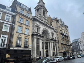 7 Curzon St, Londres à louer Photo du bâtiment- Image 1 de 10