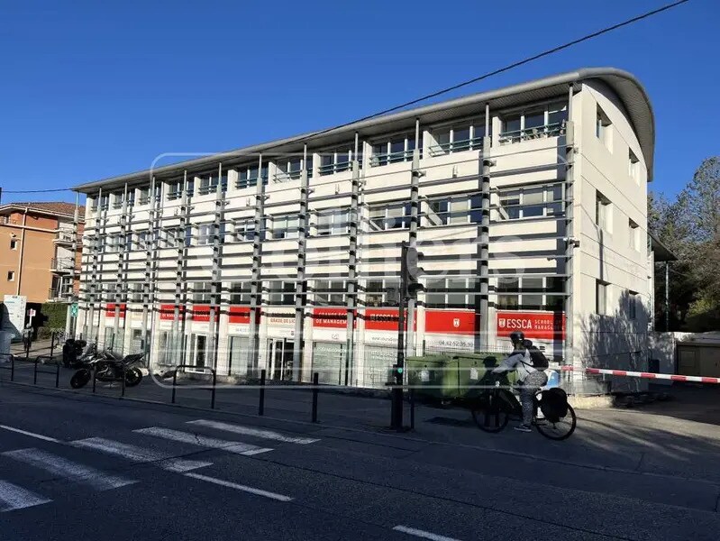 350 Avenue Du Club Hippique, Aix-en-Provence à louer Photo du bâtiment- Image 1 de 12
