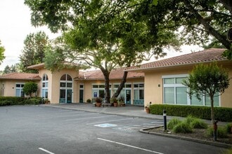 1207 Vine St, Healdsburg, CA for lease Building Photo- Image 1 of 8