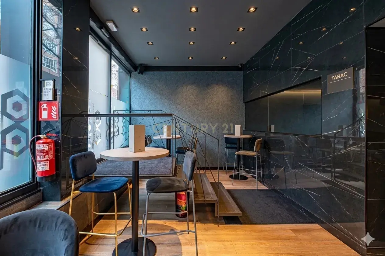 Retail in Barcelona, Barcelona for lease Interior Photo- Image 1 of 7