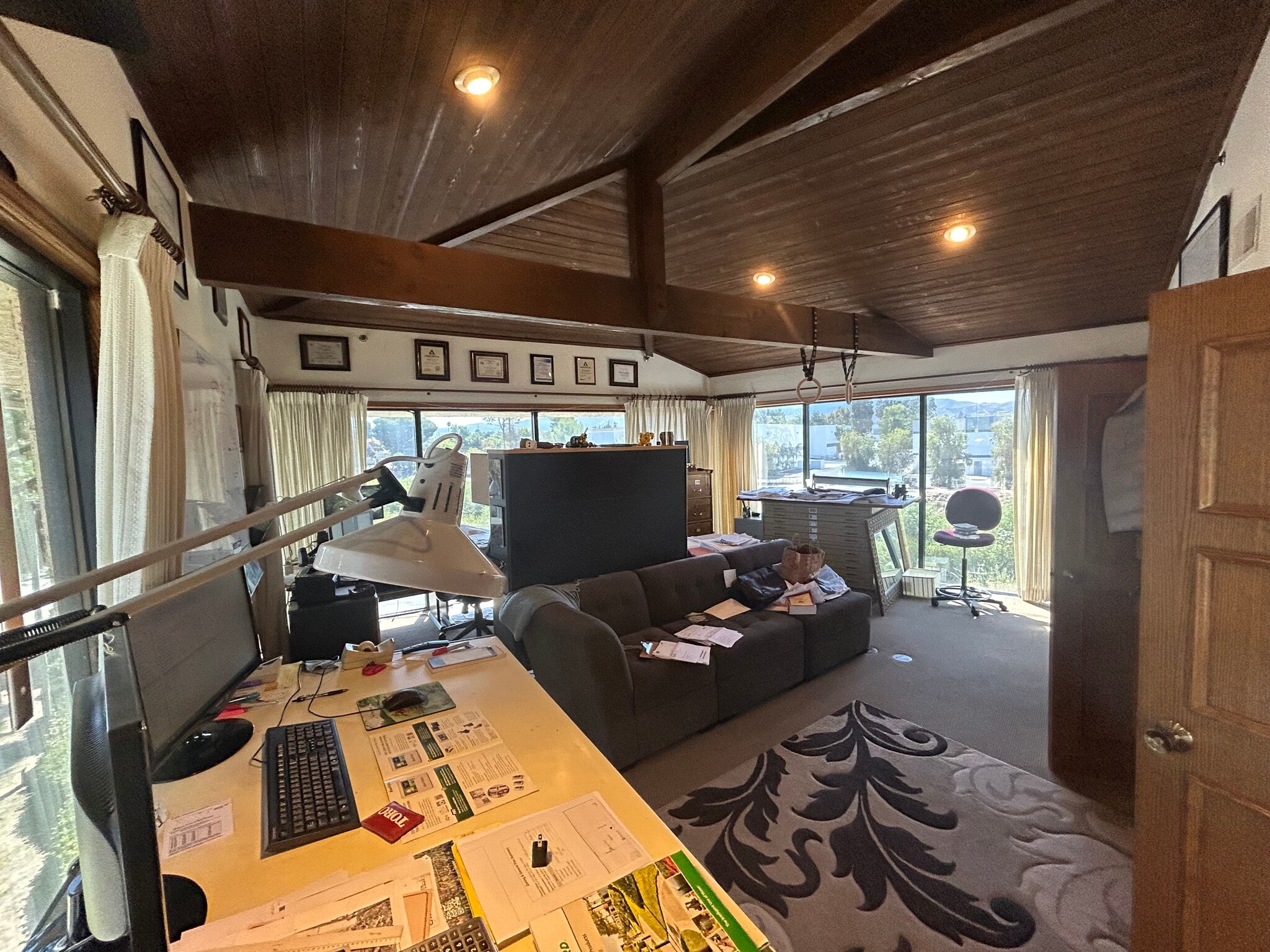 40 W Easy St, Simi Valley, CA for lease Interior Photo- Image 1 of 5