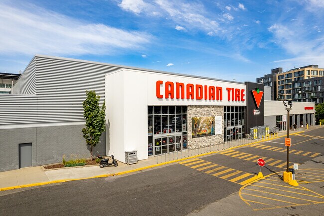 Plus de détails pour 2925-3025 Rue Sherbrooke E, Montréal, QC - Commerce de détail à louer