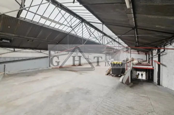 Industrial in Gentilly for sale Interior Photo- Image 1 of 9