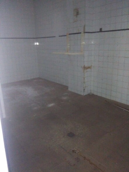 Retail in Cáceres, Cáceres for lease - Building Photo - Image 3 of 8