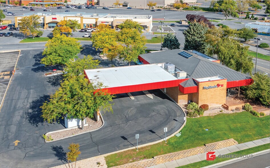 999 N Hill Field Rd, Layton, UT à vendre - Photo du bâtiment - Image 2 de 14