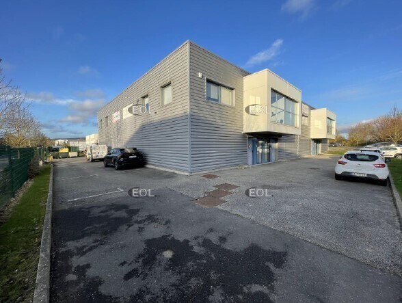 Flex in Aubergenville for sale - Building Photo - Image 3 of 8