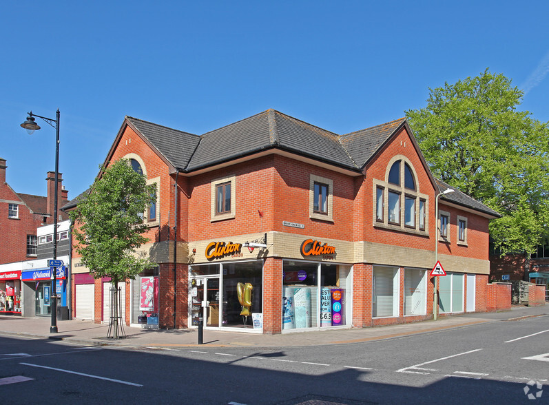 168 Fleet Rd, Fleet for lease - Primary Photo - Image 1 of 2