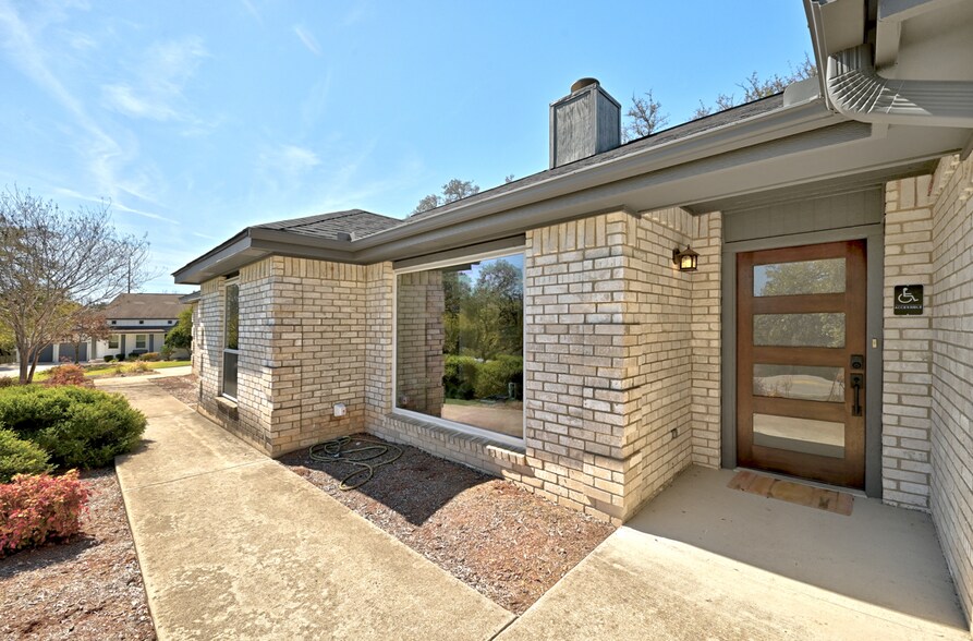 900 N Cuernavaca Dr, Austin, TX à vendre - Photo du bâtiment - Image 3 de 9