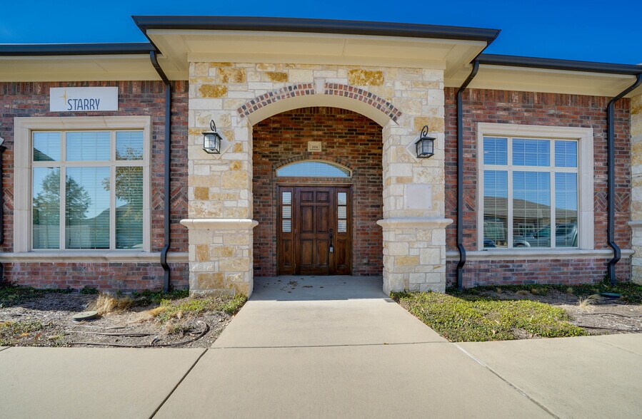 8751 Collin McKinney Pky, McKinney, TX à louer - Photo du bâtiment - Image 1 de 11