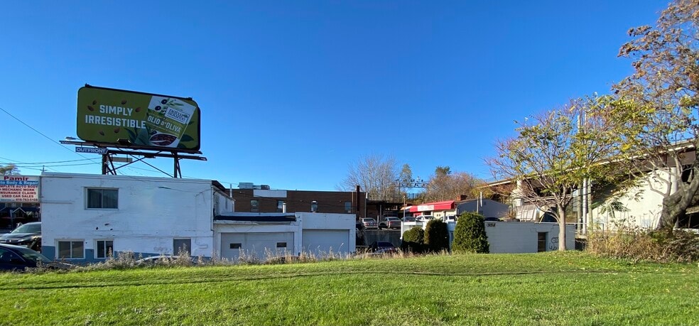 915A Weston Rd, Toronto, ON for sale - Building Photo - Image 3 of 5