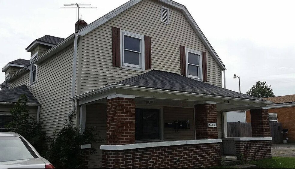 34-Unit Mixed Residential Portfolio portefeuille de 2 propriétés à vendre sur LoopNet.ca - Photo du bâtiment - Image 3 de 16