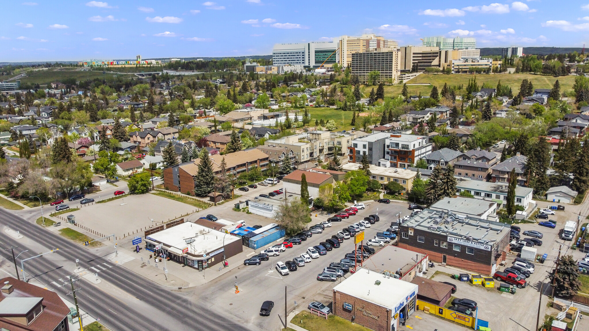 4 Parkdale Cres NW, Calgary, AB à vendre Photo du bâtiment- Image 1 de 1