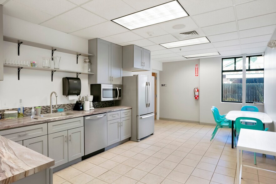 651 Garrison St, Lakewood, CO à vendre - Photo du bâtiment - Image 3 de 26