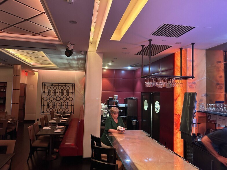 2280 US Highway 9, Old Bridge, NJ à louer - Photo intérieure - Image 3 de 5