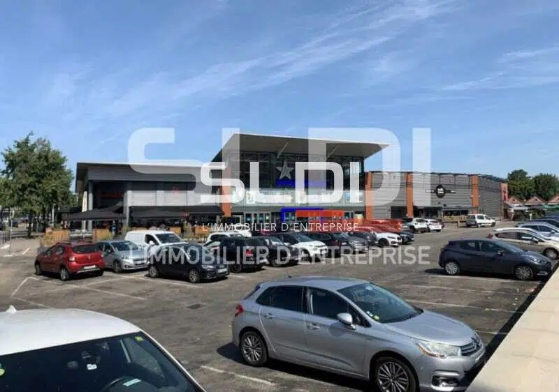 Office in Bourgoin-Jallieu for sale Building Photo- Image 1 of 6