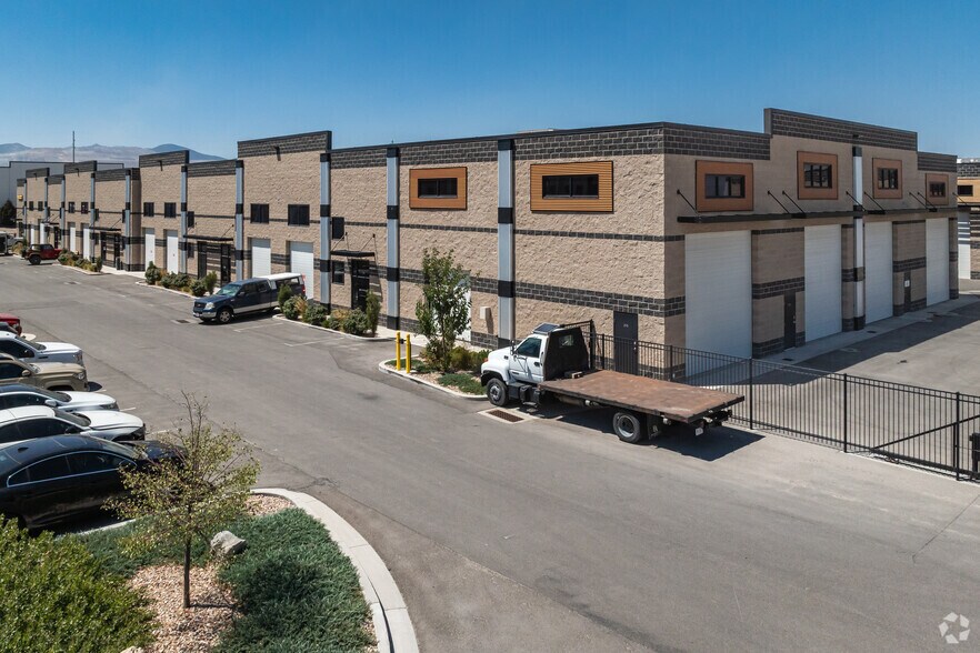 13865 S 2700 W, Bluffdale, UT à louer - Photo du bâtiment - Image 1 de 10