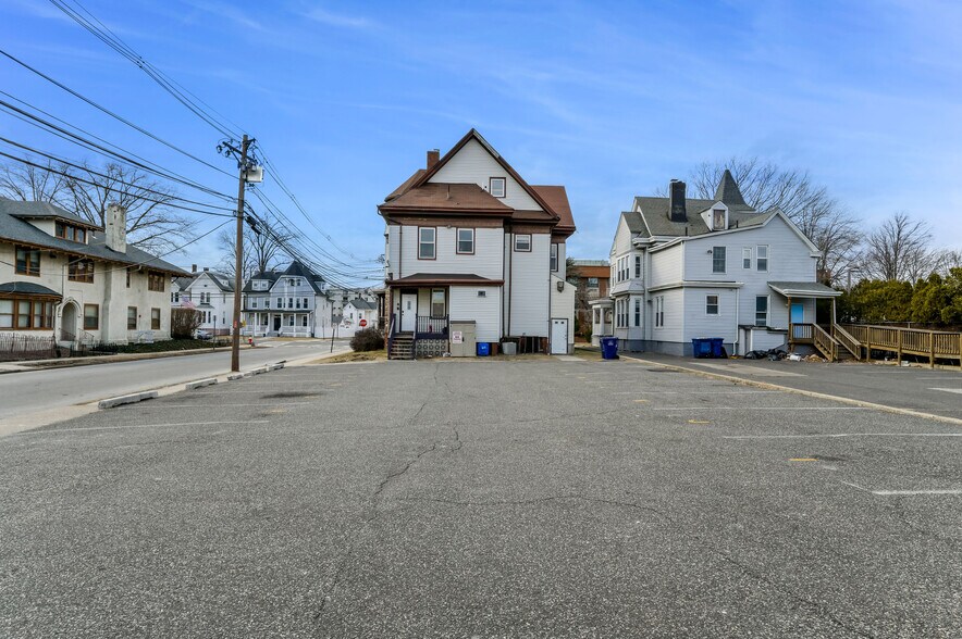 294 Union St, Hackensack, NJ à vendre - Photo du bâtiment - Image 3 de 13