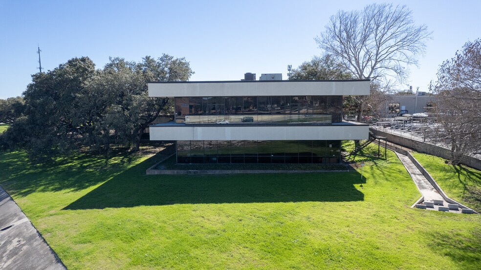 6224 W Interstate 10, San Antonio, TX à vendre - Photo du bâtiment - Image 2 de 40