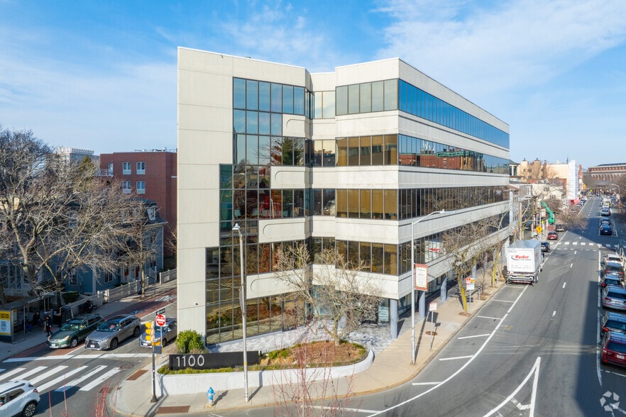 1100 Massachusetts Ave, Cambridge, MA for lease - Primary Photo - Image 1 of 4