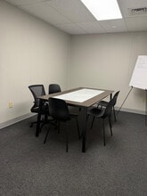 333 N Oxford Valley Rd, Fairless Hills, PA for lease Interior Photo- Image 2 of 4