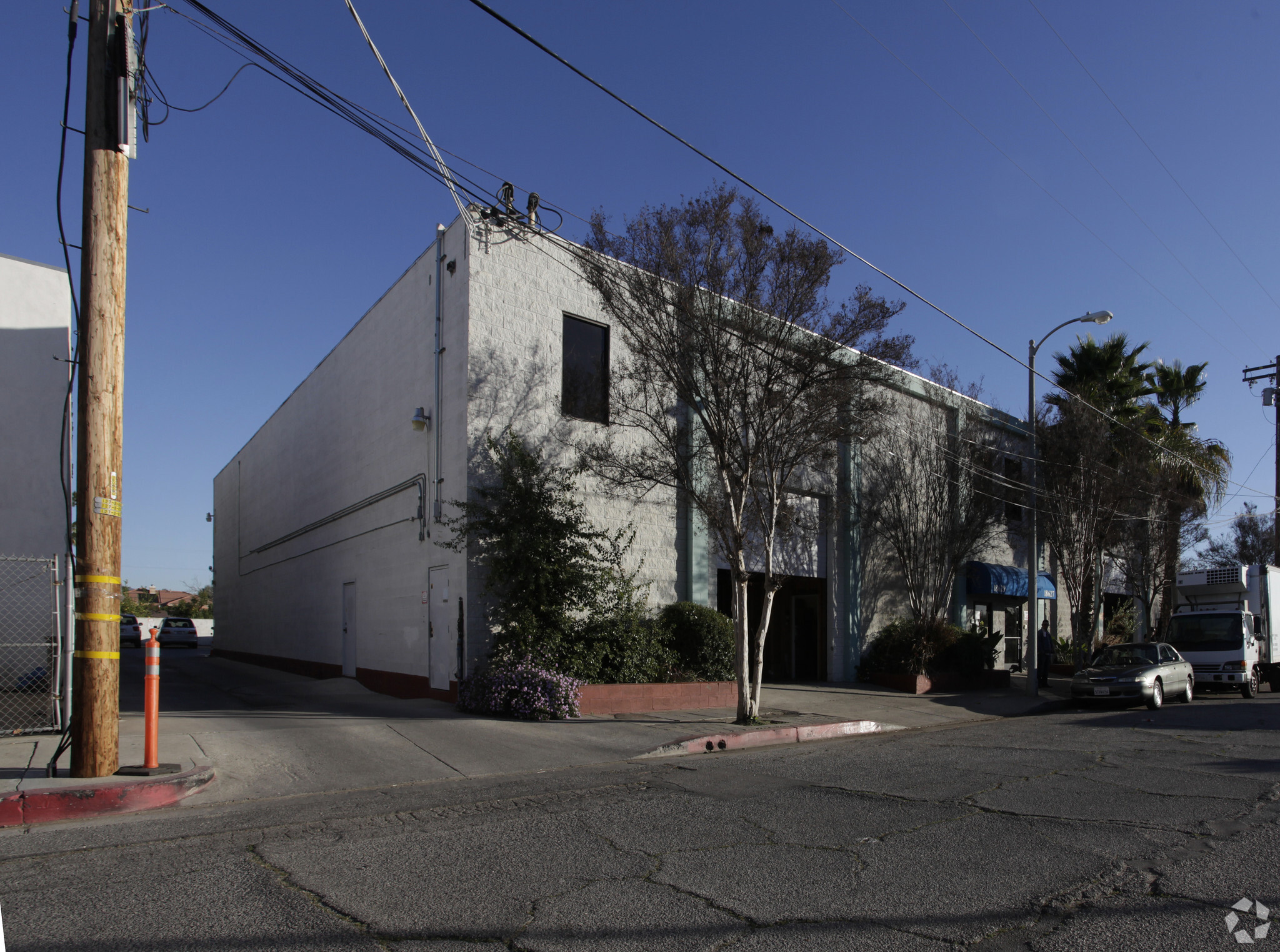 18627 Topham St, Tarzana, CA for sale Primary Photo- Image 1 of 1