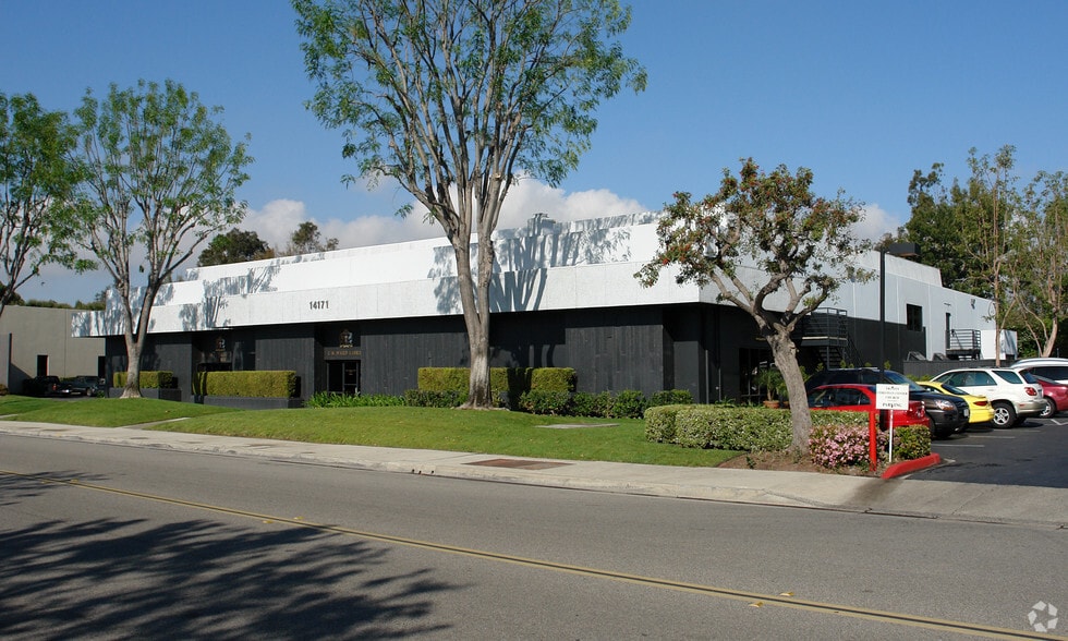 14171 Chambers Rd, Tustin, CA for sale - Building Photo - Image 3 of 4