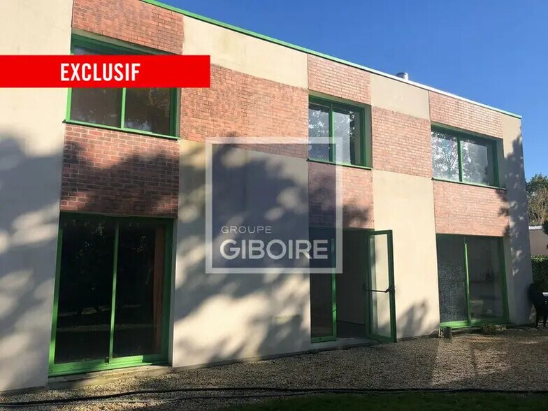 Office in Betton for lease - Building Photo - Image 2 of 6